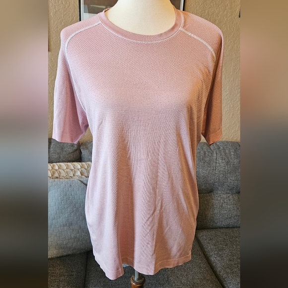 lululemon athletica Tops - Lululemon Peach Tee No Size Tags Fits like a Large